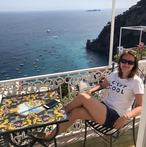 Meet your Posher, Laura